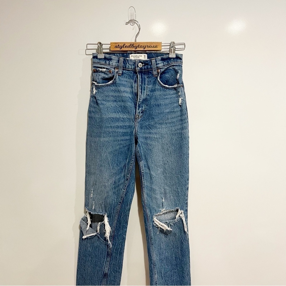 Abercrombie & Fitch Curve Love 90’s Straight Jean - Picture 6 of 11